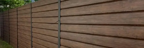 Производство и монтаж заборов из металлического сайдинга в Краснодаре под ключ