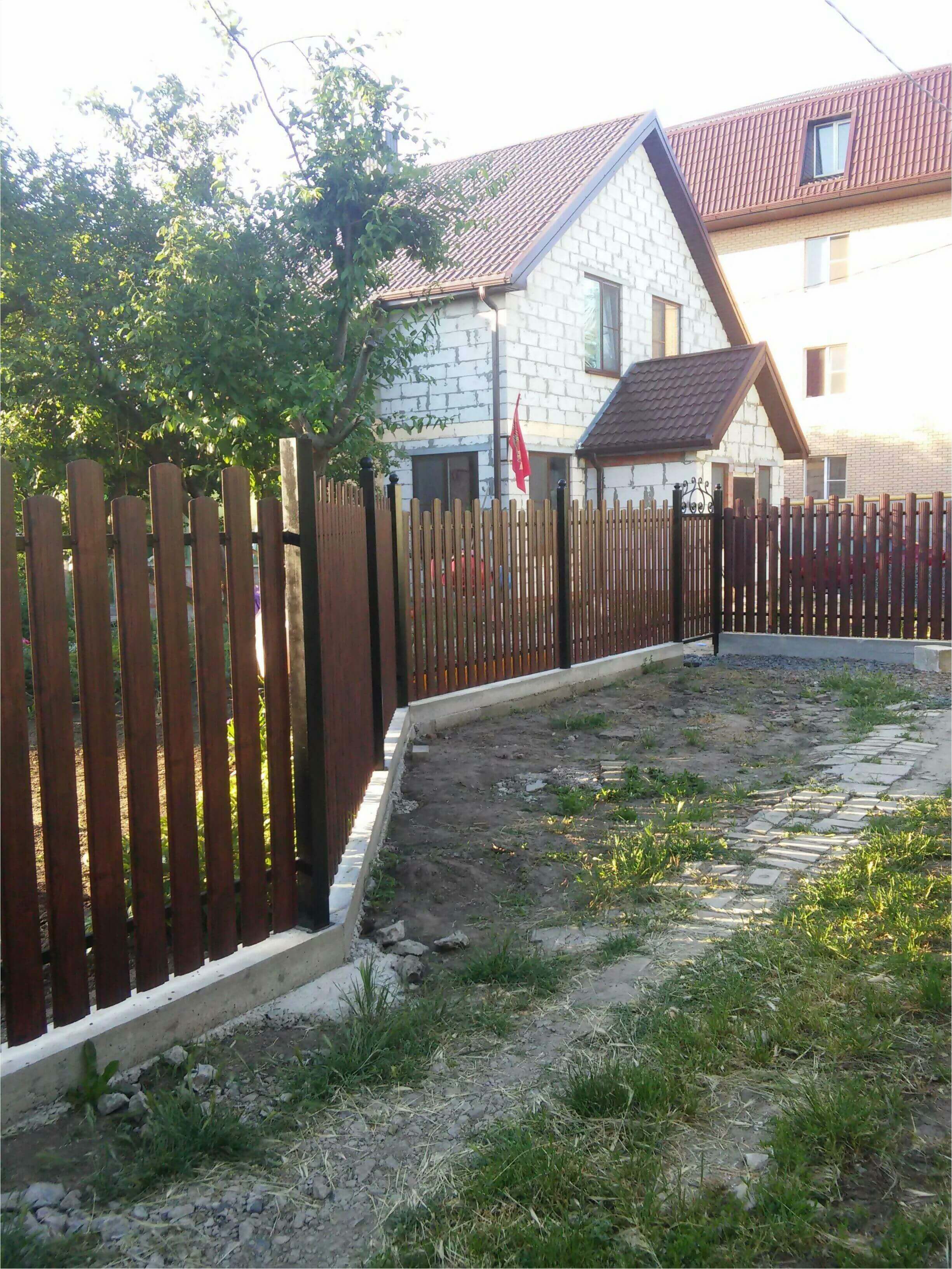 Забор из штакетника 90м фото4 в Краснодаре
