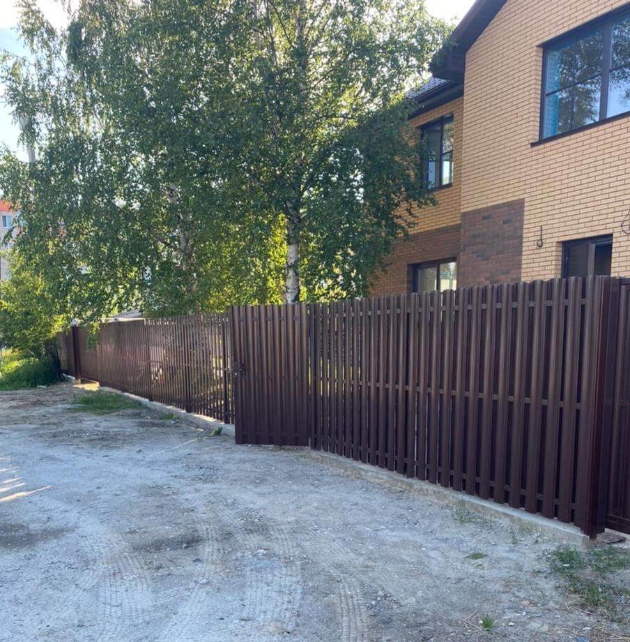 забор из штакетника шоколад фото1 в Краснодаре