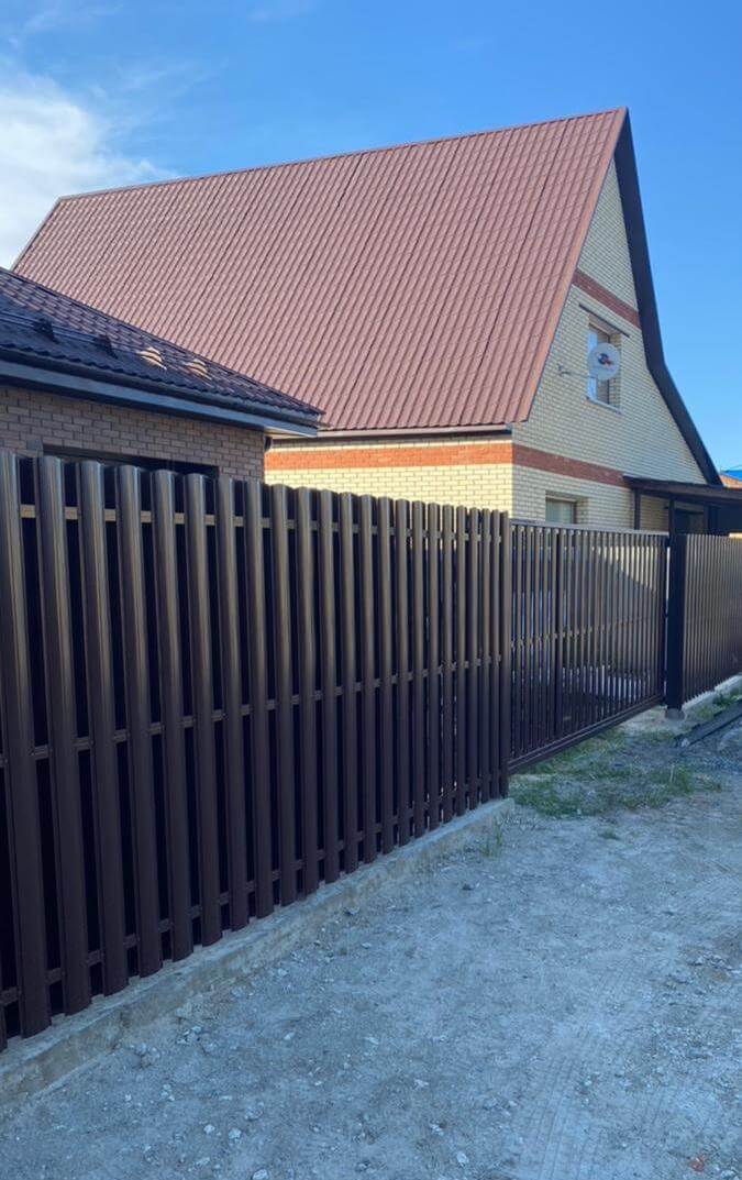 забор из штакетника шоколад фото2 в Краснодаре