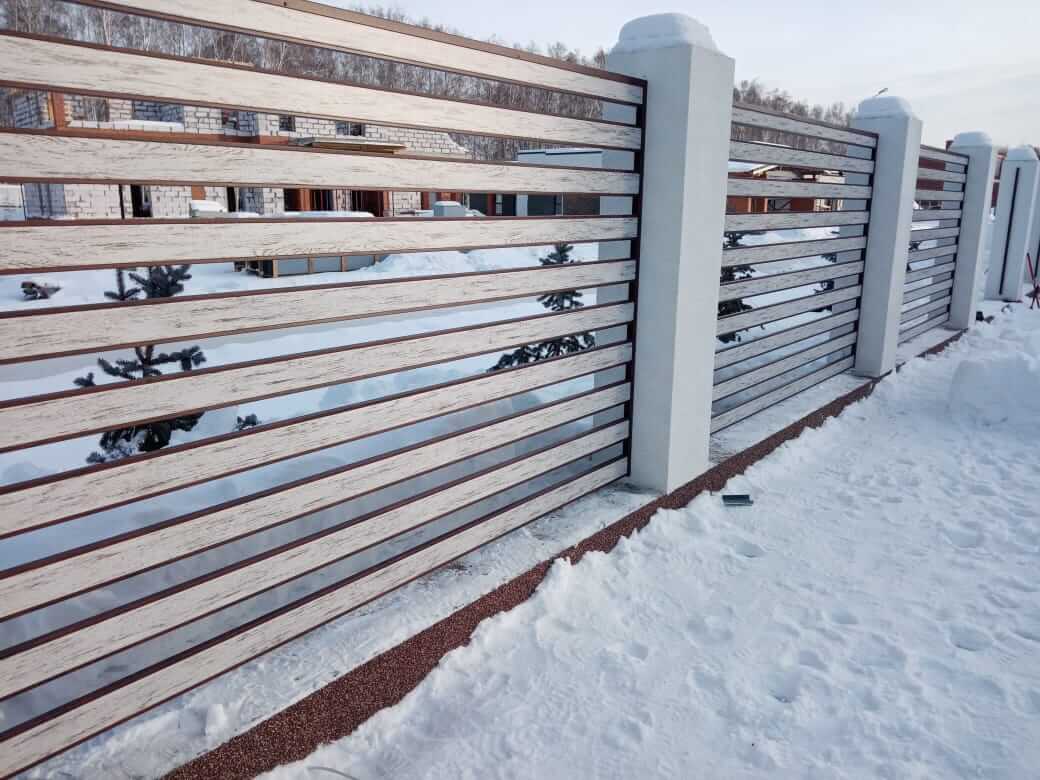 забор-ранчо из металлопланкена 130м каштан красный + беленый дуб фото1 в Краснодаре