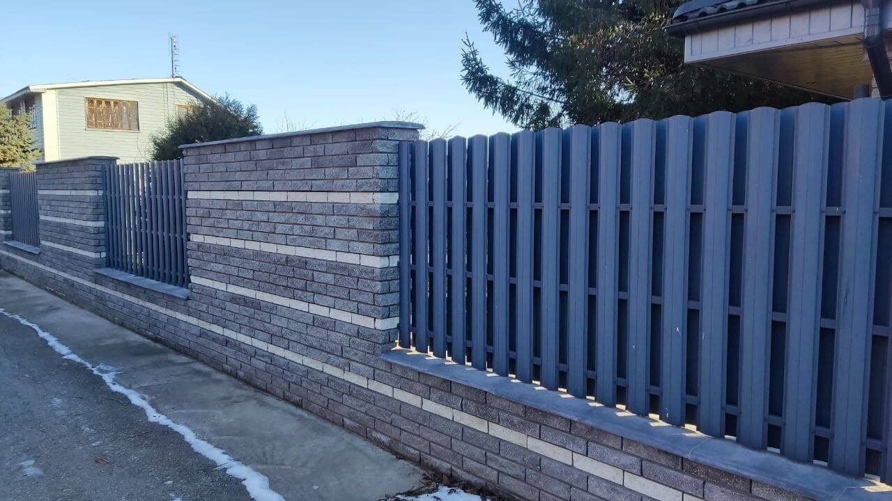 забор из штакетника RAL7024/7024 Серый графит двусторонний фото2 в Краснодаре