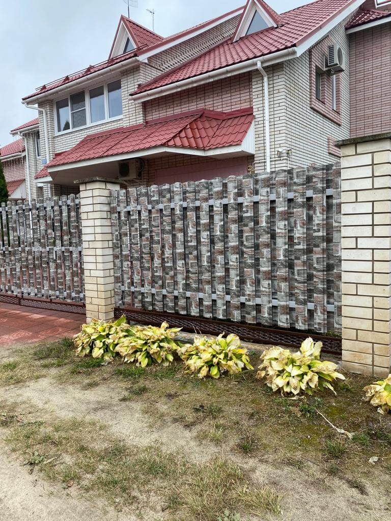 забор из штакетника printech кирпич зольный фото1 в Краснодаре