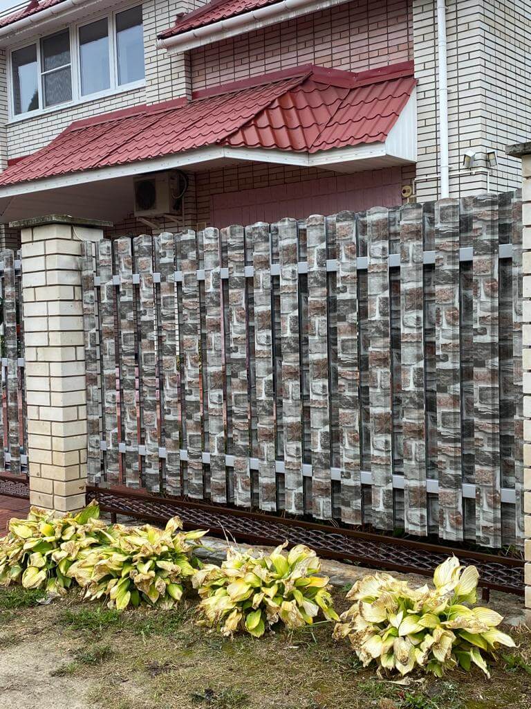 забор из штакетника printech кирпич зольный фото2 в Краснодаре