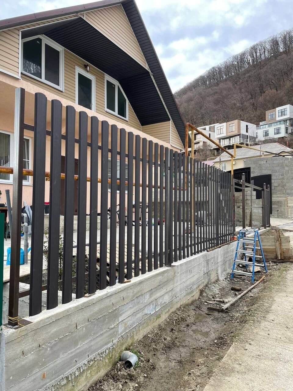 Забор из штакетника 35м RAL8019 Темный Шоколад МАТТЕ в Краснодаре