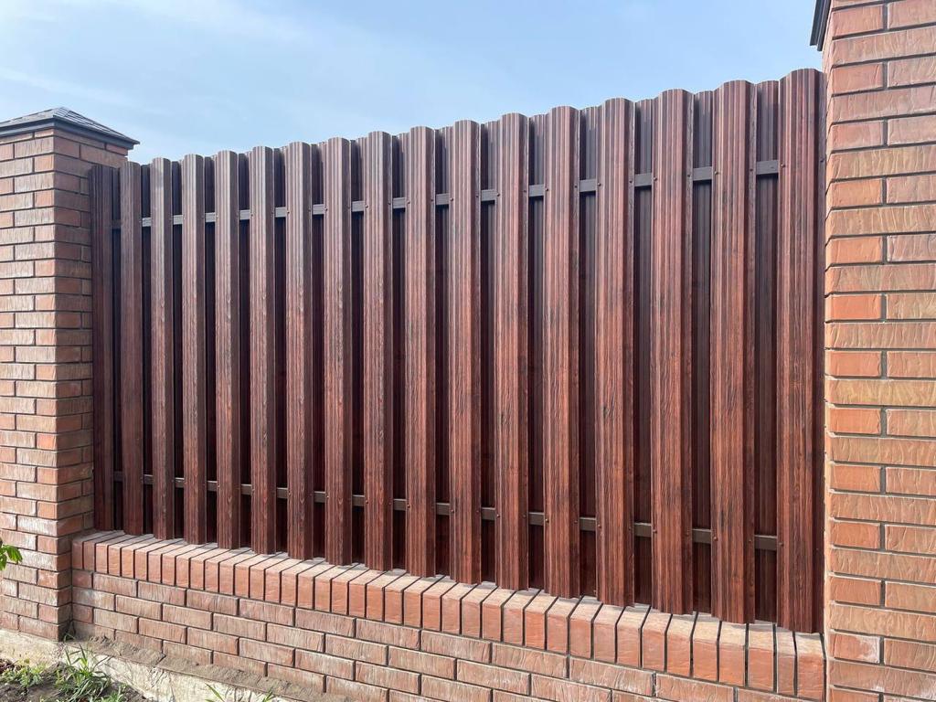 Забор из широкого штакетника 32м Античный Дуб SteelArt двухсторонний фото 3 в Краснодаре