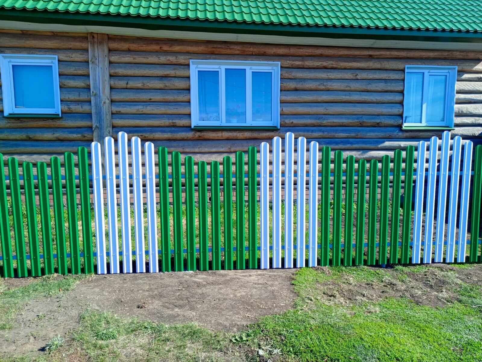 Забор из штакетника 18м в двух цветах RAL9003 Белый + RAL6029 Зеленая Мята в Краснодаре