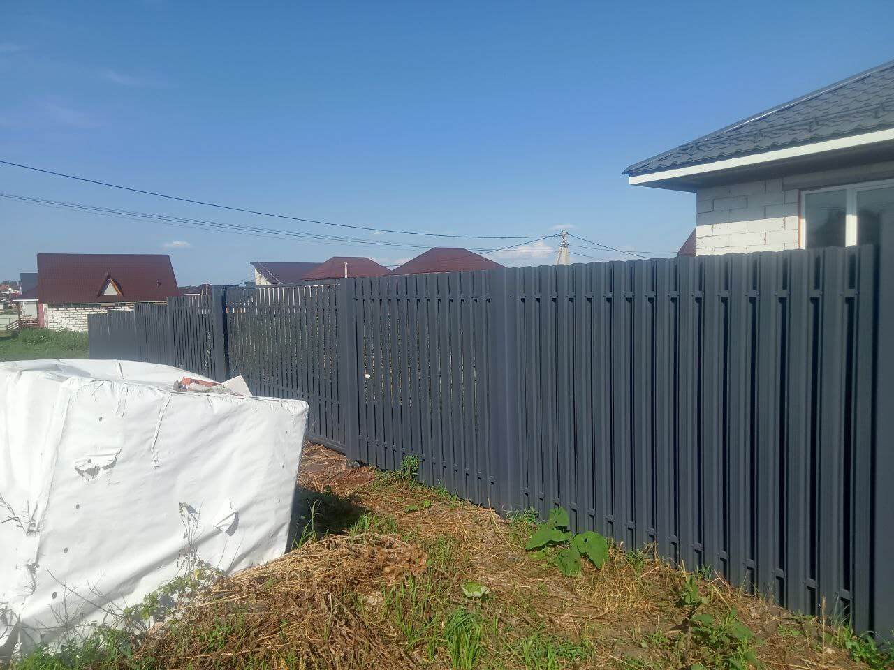 Забор из евроштакетника 21м RAL7024/7024 Серый Графит двусторонний фото 3 в Краснодаре