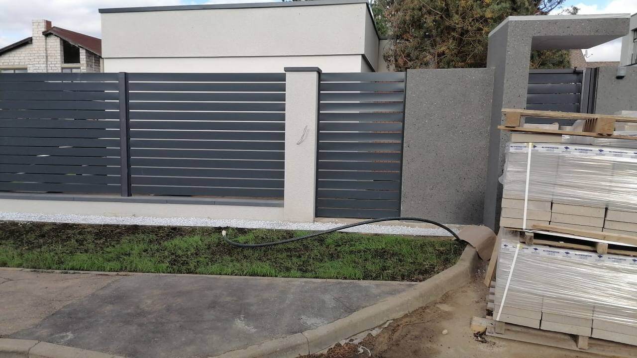 Забор-ранчо из металлопланкена 36м RAL7024 Серый Графит фото 8 в Краснодаре