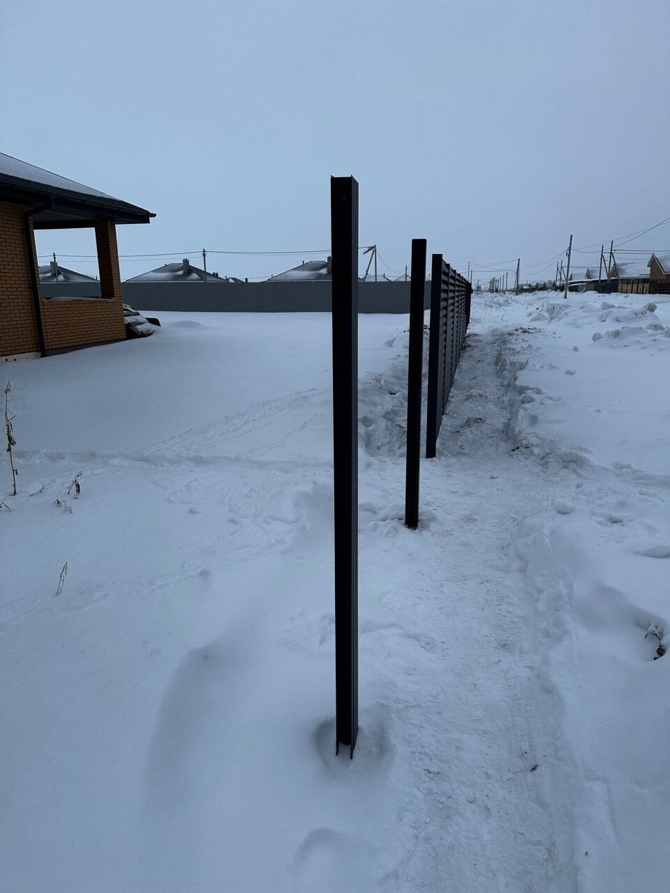 Забор-жалюзи из ламелей еврожалюзи 57м RAL7024 Серый Графит МАТТЕ фото 5 в Краснодаре