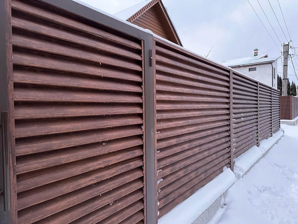Забор-жалюзи из ламелей еврожалюзи 43м Каштан Printech фото 3 в Краснодаре