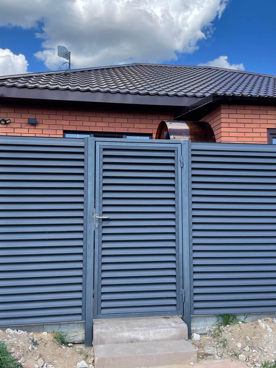 Забор из ламелей еврожалюзи 24м RAL7024 Серый Графит МАТТЕ фото 2 в Краснодаре