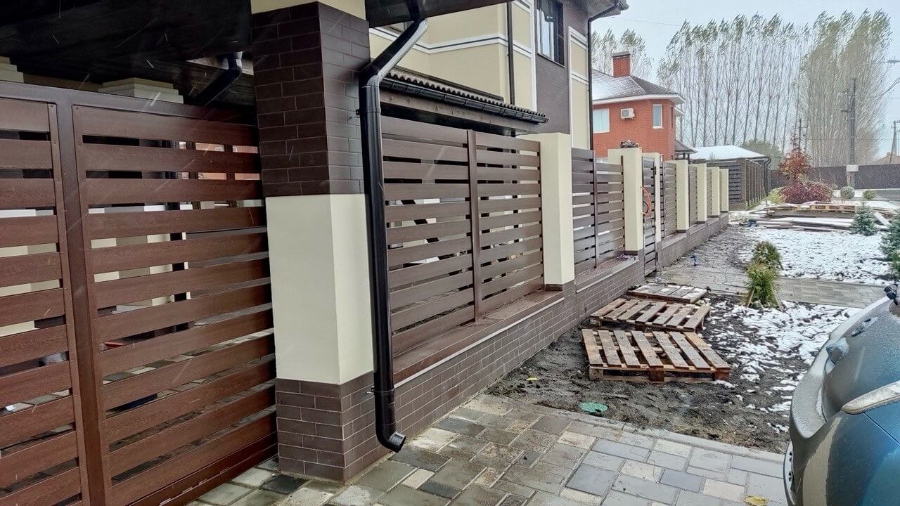 Забор-ранчо из металлопланкена 26м Мореный Дуб Printech фото 2 в Краснодаре