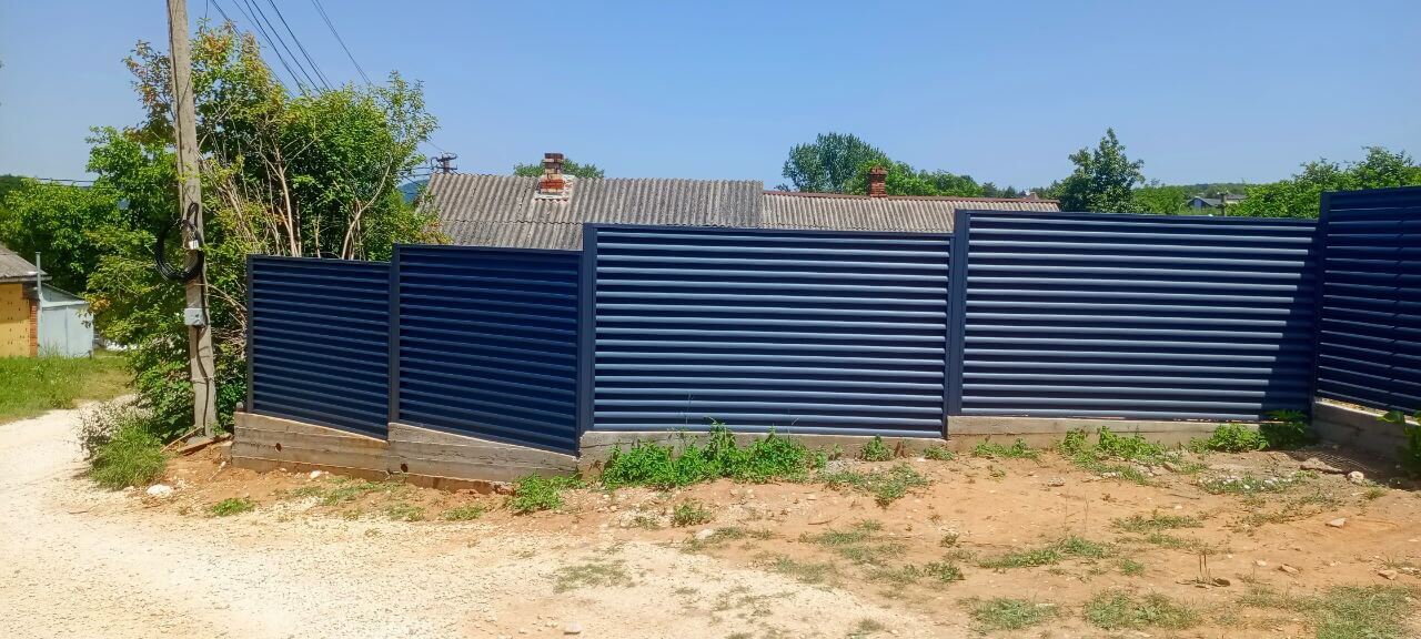 Забор-жалюзи из ламелей Еврожалюзи 53м RAL7024 Серый Графит МАТТЕ фото 6 в Краснодаре