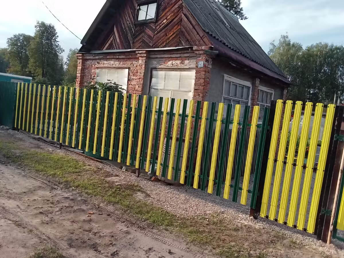 Забор из евроштакетника 13м RAL1018 Желтый фото 1 в Краснодаре
