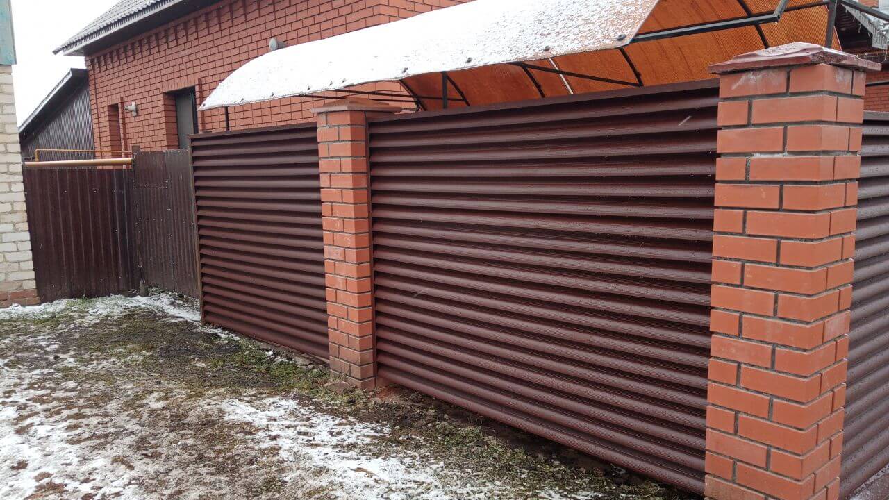 Забор из ламелей еврожалюзи 12м RAL8017/8017 Шоколад двусторонний МАТТЕ фото 4 в Краснодаре