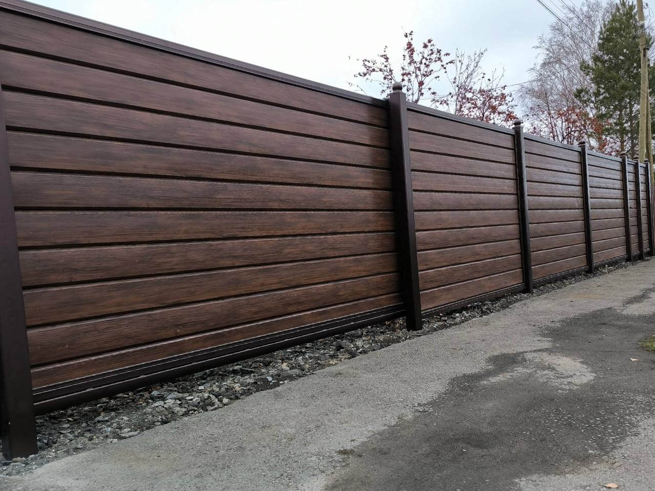 Забор из металлосайдинга Евро-Брус 46м Античное Дерево Принтек фото 5 в Краснодаре