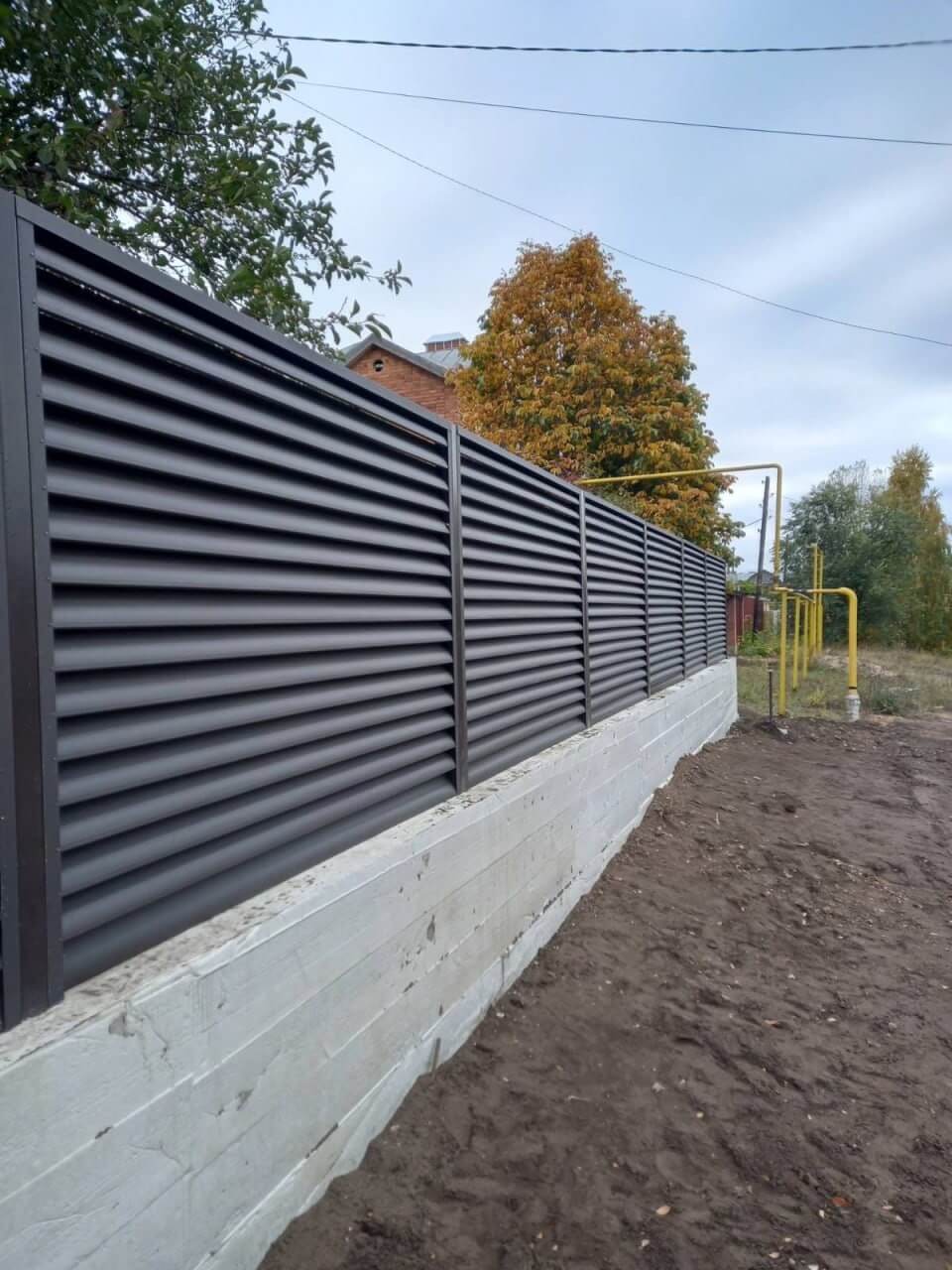 Забор из ламелей еврожалюзи 34м RAL8019/8019 Темный Шоколад двусторонний МАТТЕ в Краснодаре
