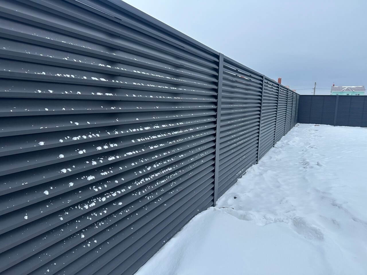 Забор-жалюзи из ламелей ЭКО-Z 130м RAL9005 Черный МАТТЕ в Краснодаре