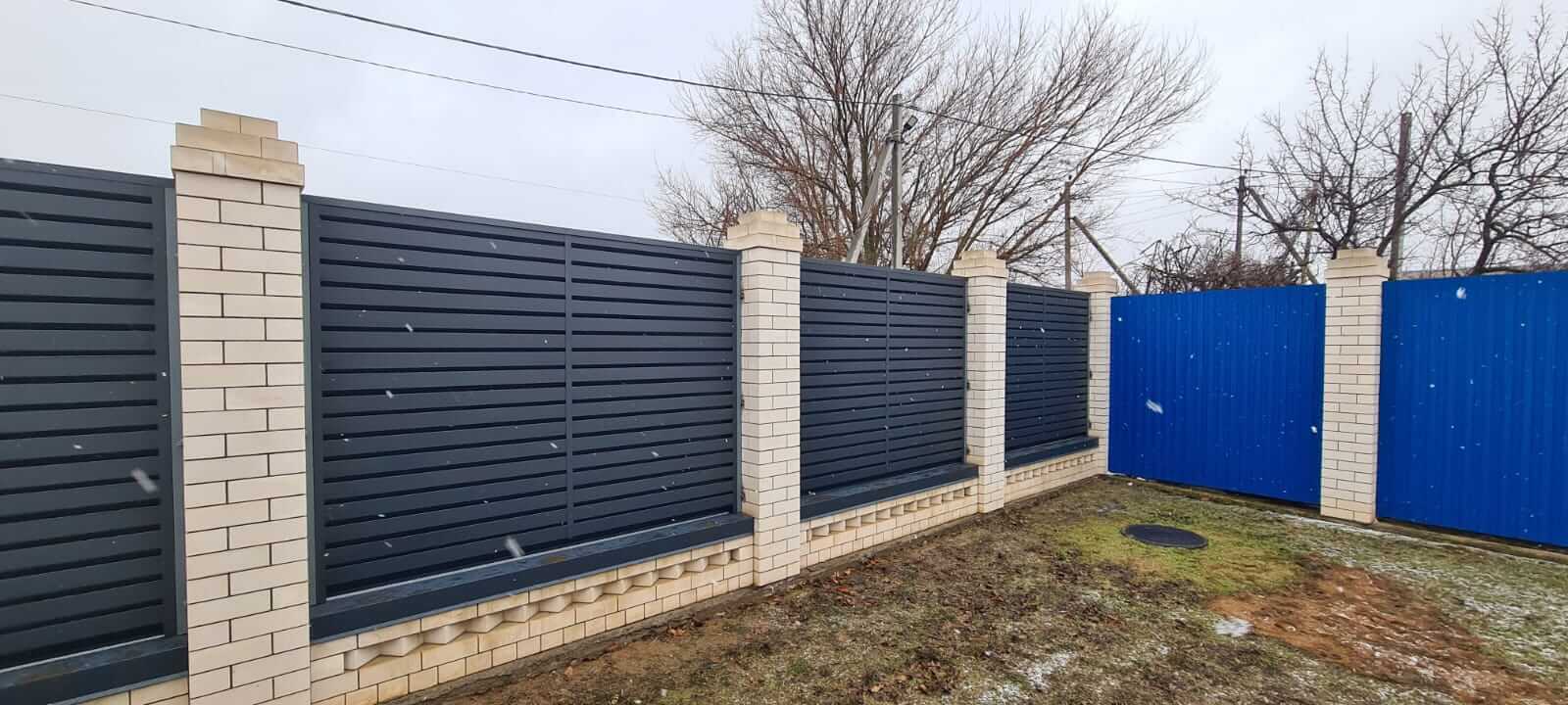 Забор-жалюзи из ламелей Хай-Тек 23м RAL7024/7024 Серый Графит двусторонний МАТТЕ фото 6 в Краснодаре