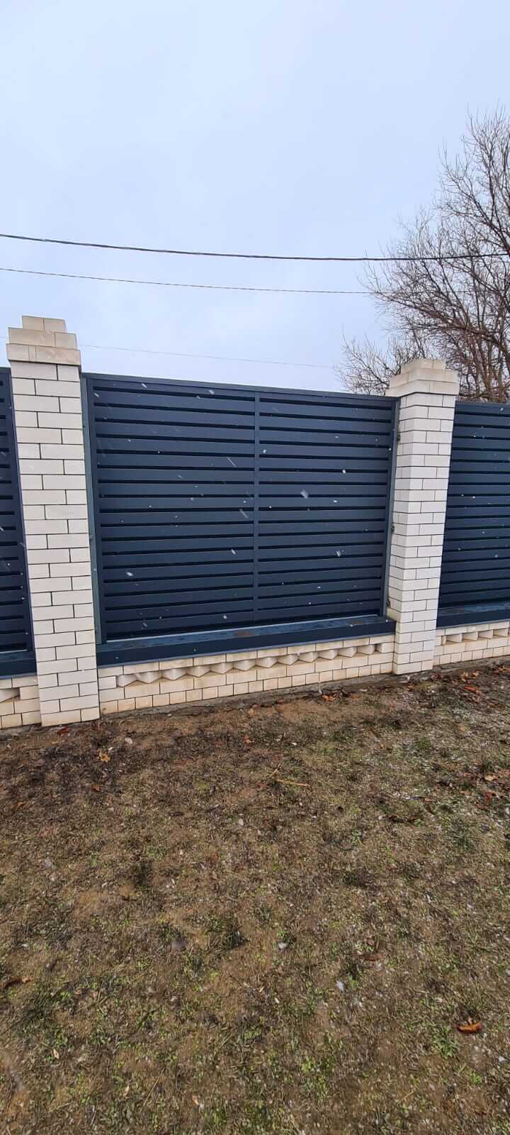 Забор-жалюзи из ламелей Хай-Тек 23м RAL7024/7024 Серый Графит двусторонний МАТТЕ фото 1 в Краснодаре