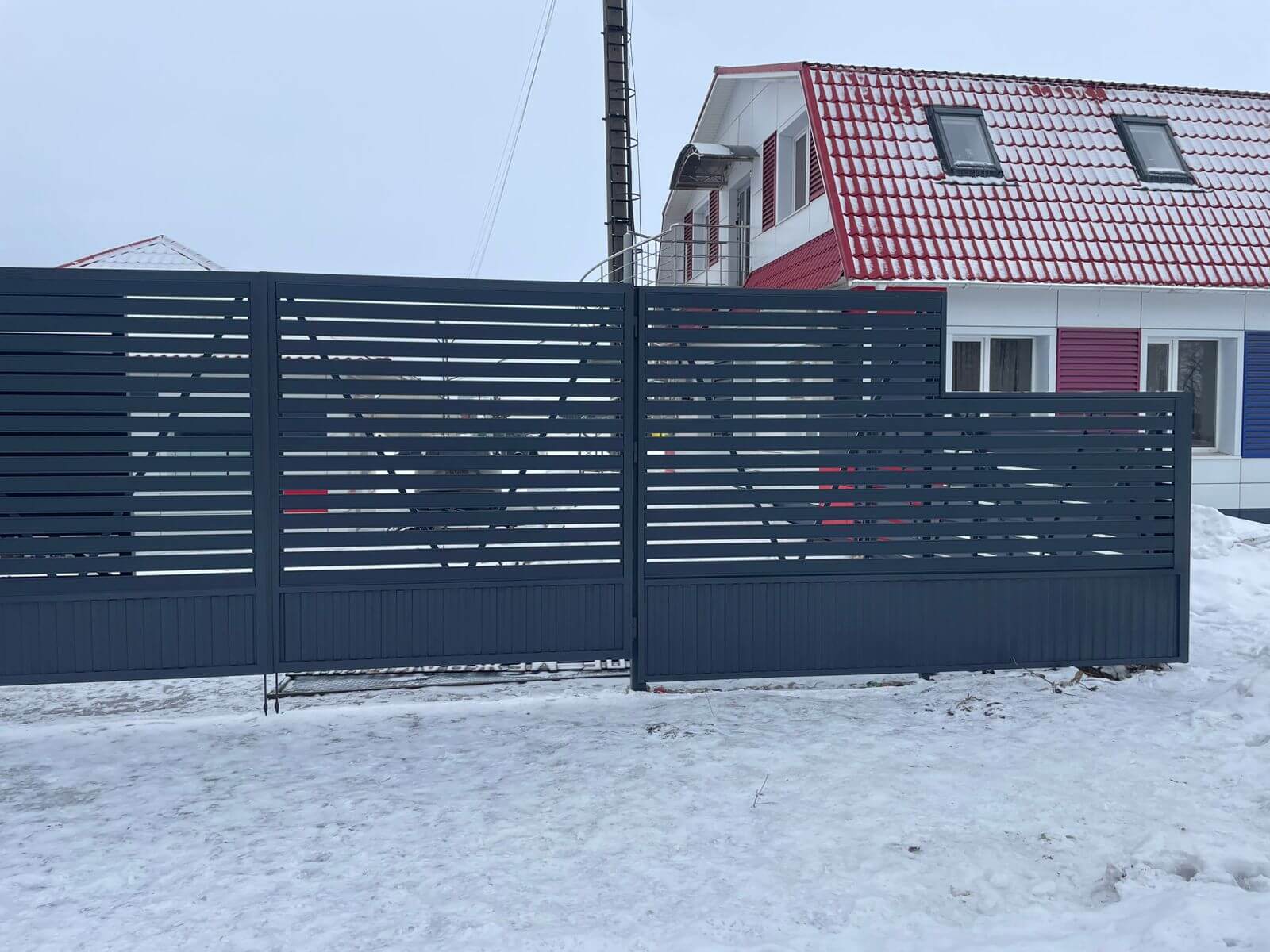 Забор-ранчо из металлического планкена 11м RAL7024 Серый Графит фото 1 в Краснодаре