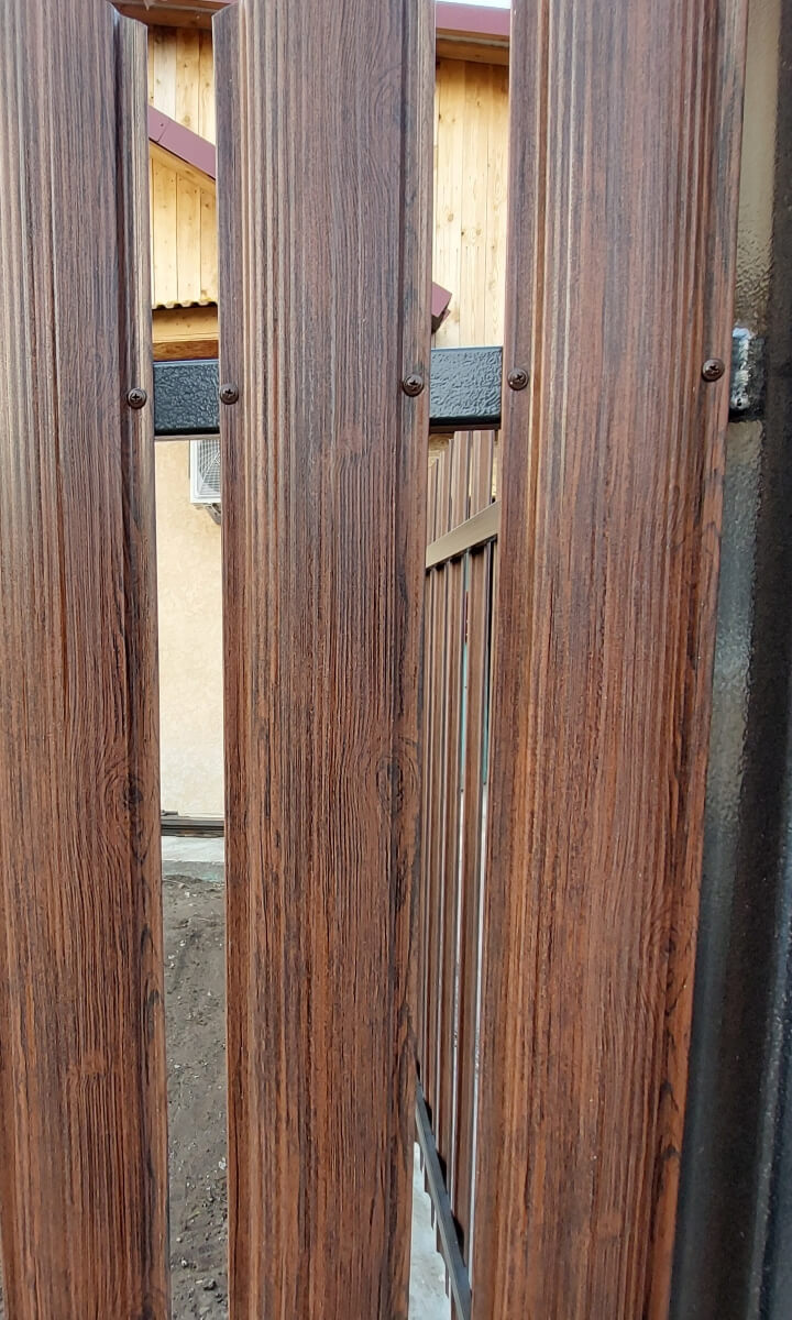 Забор из евроштакетника 13м Античный Дуб SteelArt двусторонний фото 1 в Краснодаре