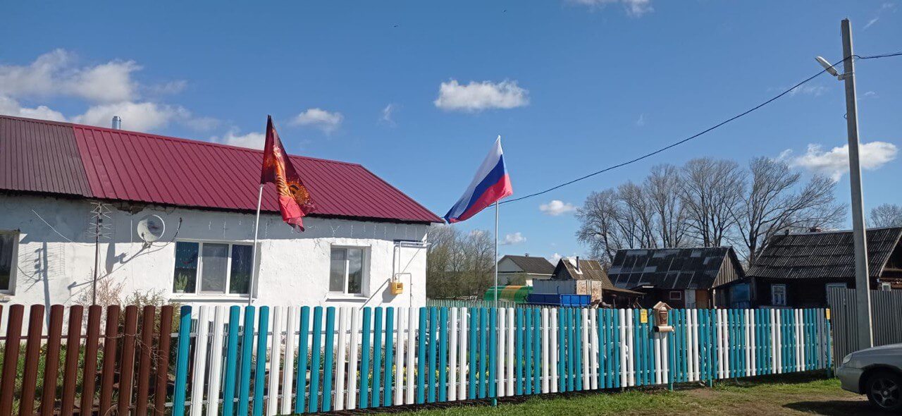 Забор из евроштакетника 16м RAL5021 Морская Волна, RAL9003 Белый фото 1 в Краснодаре