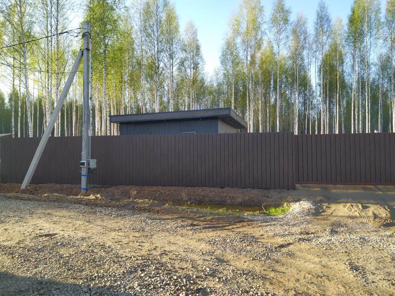 Забор из металлосайдинга ЕВРО-БРУС 25м Темный Каштан 3D Принтек фото 1 в Краснодаре