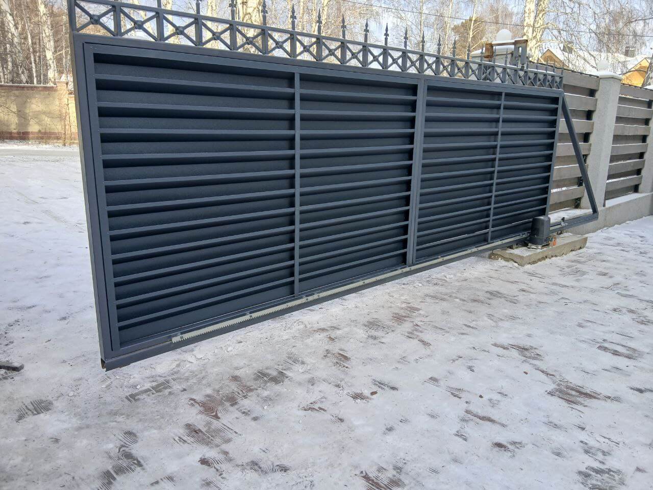 Входная группа из ламелей Хай-Тек RAL7024/7024 Серый Графит двусторонний МАТТЕ фото 8 в Краснодаре