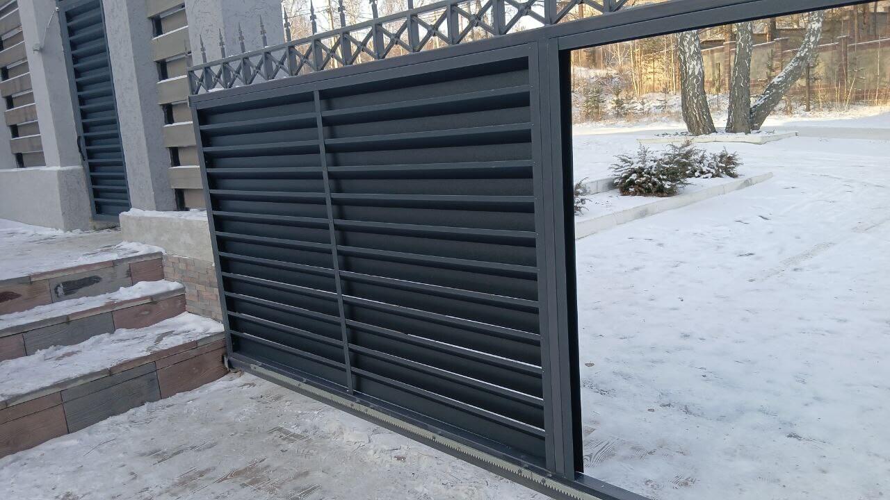 Входная группа из ламелей Хай-Тек RAL7024/7024 Серый Графит двусторонний МАТТЕ фото 16 в Краснодаре