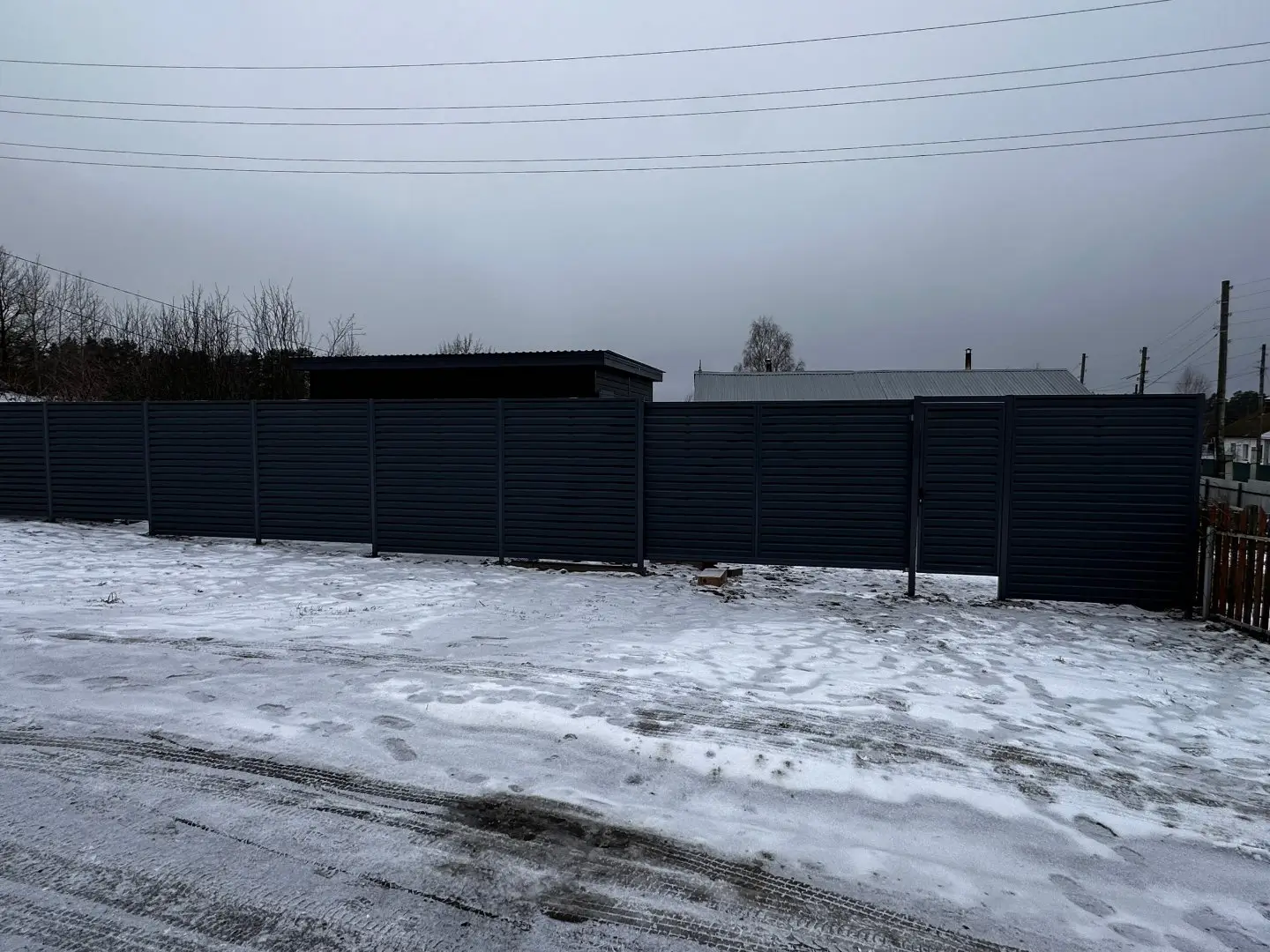 Забор-жалюзи из ламелей Хай-Тек 20м RAL7024/7024 Серый Графит двусторонний МАТТЕ фото 1 в Краснодаре
