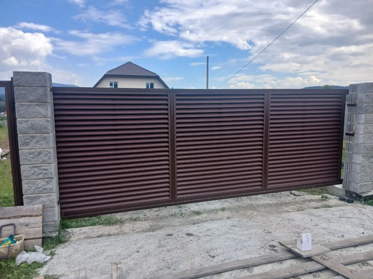 Забор-жалюзи из ламелей ЭКО-Z 16м RAL8017/8017 Шоколад двусторонний МАТТЕ фото 11 в Краснодаре