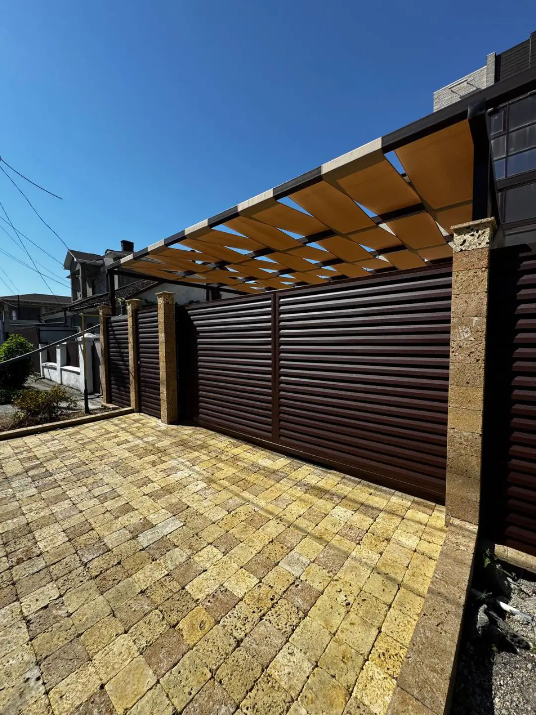 Забор-жалюзи из ламелей Реснички 12м RAL8017 Шоколад МАТТЕ в Краснодаре